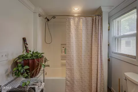 Bath - 3200 Temple Hill Road Erwin Tn 37650, Erwin, TN 37650 photo 3 of 3