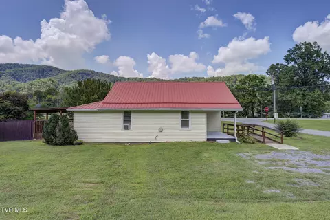 Exterior - 3200 Temple Hill Road Erwin Tn 37650, Erwin, TN 37650 photo 4 of 11