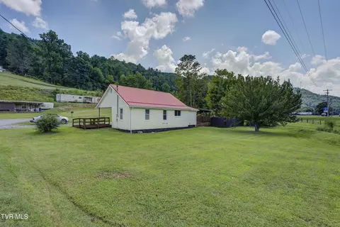 Exterior - 3200 Temple Hill Road Erwin Tn 37650, Erwin, TN 37650 photo 2 of 11