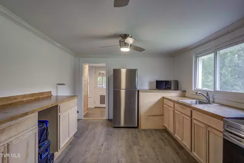 Kitchen - 3200 Temple Hill Road Erwin Tn 37650, Erwin, TN 37650 photo 2 of 4