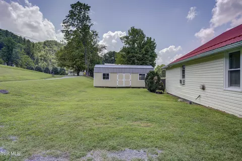 Exterior - 3200 Temple Hill Road Erwin Tn 37650, Erwin, TN 37650 photo 5 of 11