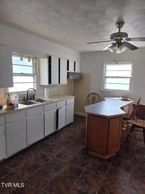 122 Dennis Cove Road Hampton Tn 37658, Hampton, TN 37658 photo 8