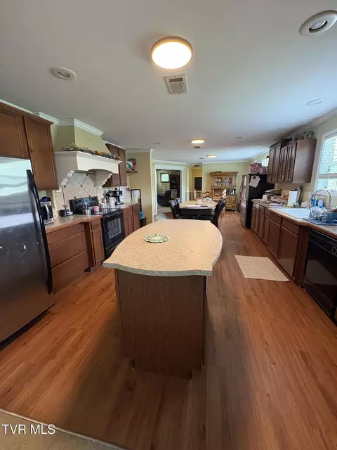 Kitchen - 104 Carver Crabtree Road Hampton Tn 37658, Hampton, TN 37658 photo 1 of 3