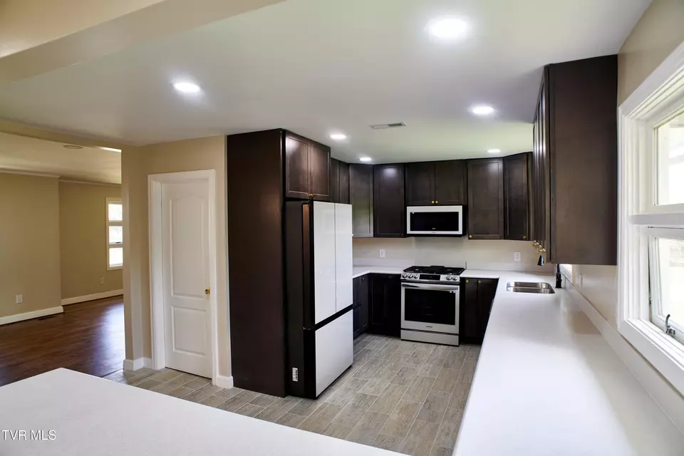 Kitchen - 228 Washington Avenue Newport Tn 37821, Newport, TN 37821 photo 1 of 5