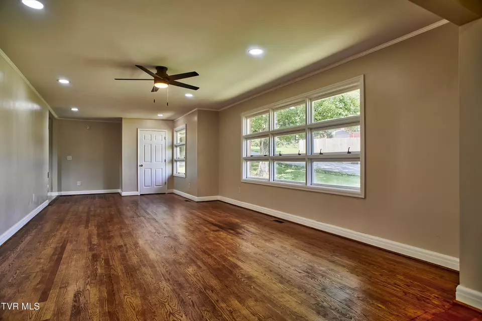 Living - 228 Washington Avenue Newport Tn 37821, Newport, TN 37821 photo 1 of 4