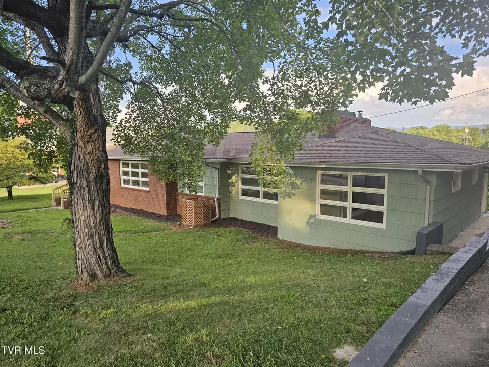 Exterior - 228 Washington Avenue Newport Tn 37821, Newport, TN 37821 photo 1 of 6
