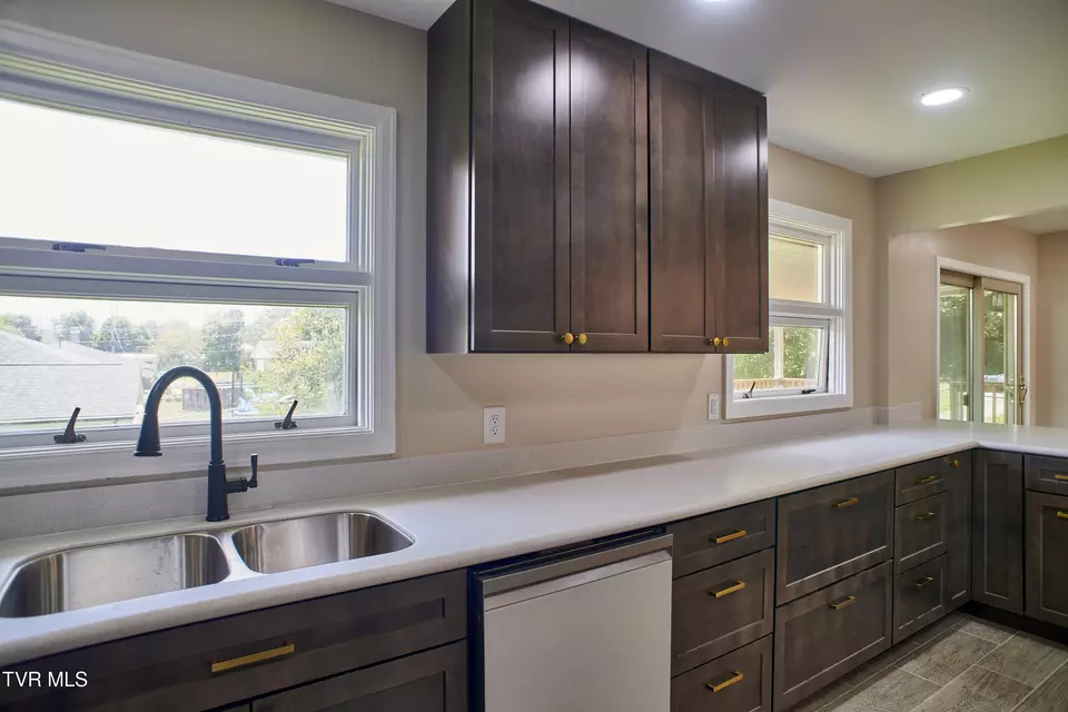 Kitchen - 228 Washington Avenue Newport Tn 37821, Newport, TN 37821 photo 4 of 5