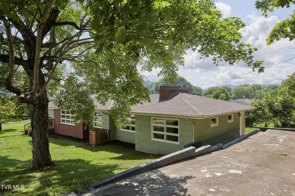 Exterior - 228 Washington Avenue Newport Tn 37821, Newport, TN 37821 photo 3 of 6