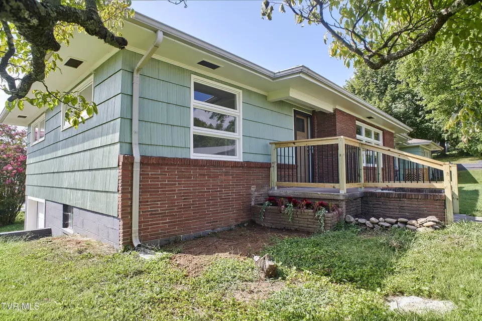 Exterior - 228 Washington Avenue Newport Tn 37821, Newport, TN 37821 photo 2 of 6