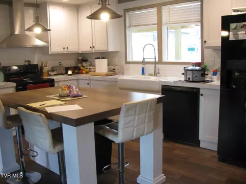 Kitchen - 103 Lily Painter Road Chuckey Tn 37641, Chuckey, TN 37641 photo 2 of 4