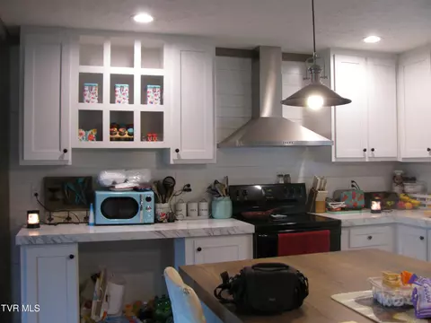 Kitchen - 103 Lily Painter Road Chuckey Tn 37641, Chuckey, TN 37641 photo 1 of 4