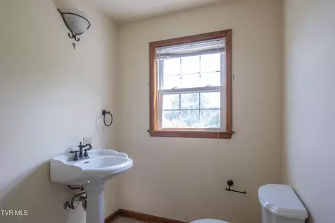 Bath - 33638 Spring Hill Drive Glade Spring Va 24340, Glade Spring, VA 24340 photo 3 of 8