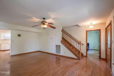 Living - 33638 Spring Hill Drive Glade Spring Va 24340, Glade Spring, VA 24340 photo 4 of 11