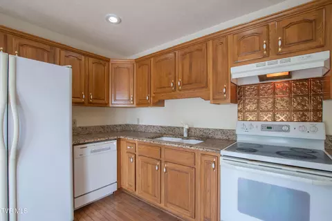 Kitchen - 33638 Spring Hill Drive Glade Spring Va 24340, Glade Spring, VA 24340 photo 5 of 7
