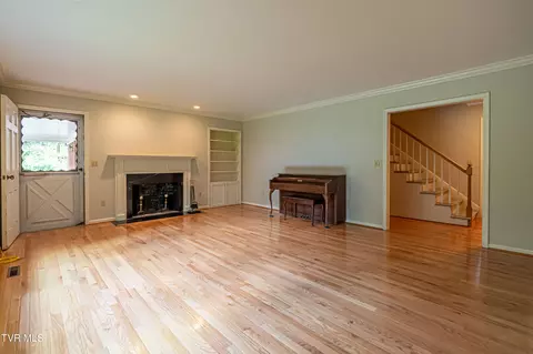 Living - 220 Mcguire Lane Cedar Bluff Va 24609, Cedar Bluff, VA 24609 photo 3 of 8