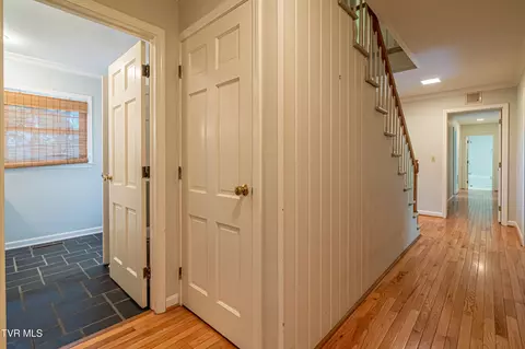 Entry Way - 220 Mcguire Lane Cedar Bluff Va 24609, Cedar Bluff, VA 24609 photo 6 of 11