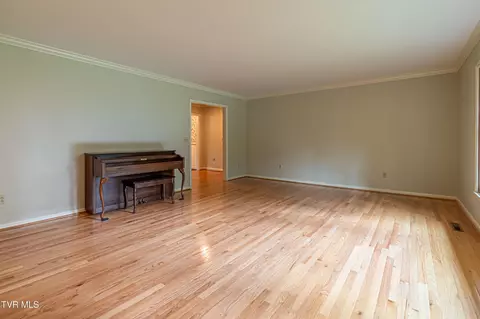 Living - 220 Mcguire Lane Cedar Bluff Va 24609, Cedar Bluff, VA 24609 photo 4 of 8
