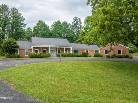 220 Mcguire Lane Cedar Bluff Va 24609, Cedar Bluff, VA 24609