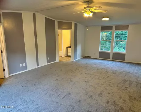 Living - 183 Morgan Lane Fall Branch Tn 37656, Fall Branch, TN 37656 photo 5 of 7