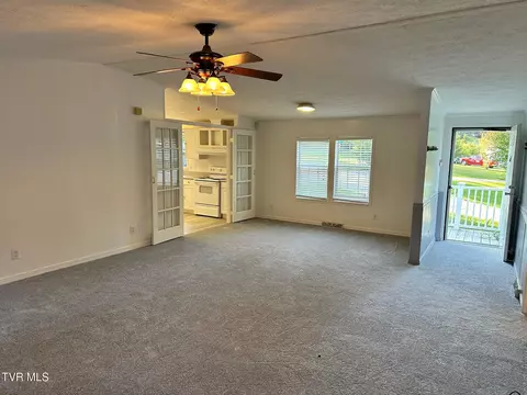 Living - 183 Morgan Lane Fall Branch Tn 37656, Fall Branch, TN 37656 photo 4 of 7