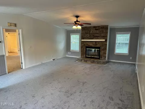 Living - 183 Morgan Lane Fall Branch Tn 37656, Fall Branch, TN 37656 photo 3 of 7