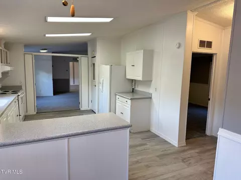 Kitchen - 183 Morgan Lane Fall Branch Tn 37656, Fall Branch, TN 37656 photo 4 of 8