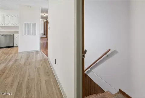 Entry Way - 160 Forrest Road Fall Branch Tn 37656, Fall Branch, TN 37656 photo 4 of 5