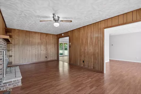 Living - 160 Forrest Road Fall Branch Tn 37656, Fall Branch, TN 37656 photo 7 of 12