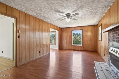 Living - 160 Forrest Road Fall Branch Tn 37656, Fall Branch, TN 37656 photo 9 of 12