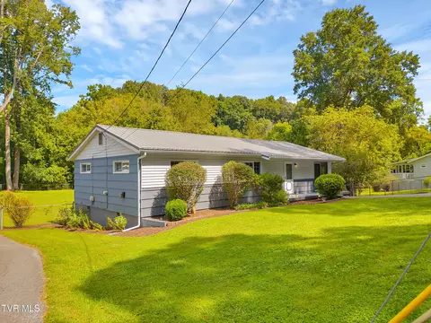 393 Woodcrest Drive Kingsport Tn 37663, Kingsport, TN 37663