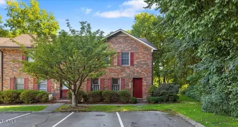 2016 Williamsburg Square 2016 Johnson City Tn 37604, Johnson City, TN 37604