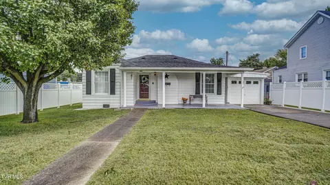1717 Oakwood Drive Kingsport Tn 37664, Kingsport, TN 37664