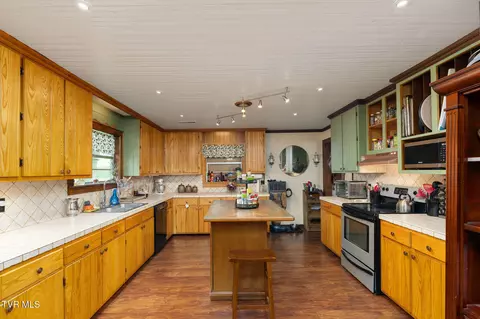 Kitchen - 217 Opie Arnold Road Limestone Tn 37681, Limestone, TN 37681 photo 3 of 7