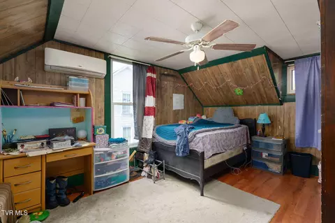 Bedroom - 217 Opie Arnold Road Limestone Tn 37681, Limestone, TN 37681 photo 4 of 5