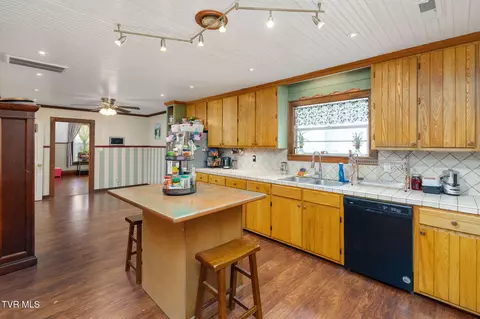 Kitchen - 217 Opie Arnold Road Limestone Tn 37681, Limestone, TN 37681 photo 5 of 7