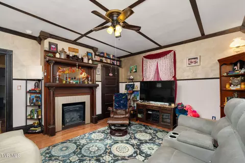 Living - 217 Opie Arnold Road Limestone Tn 37681, Limestone, TN 37681 photo 2 of 4