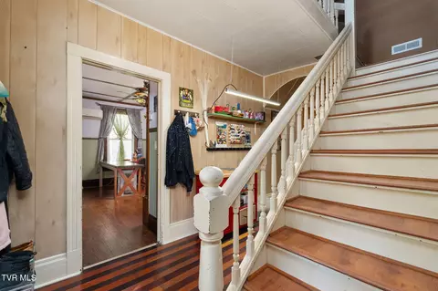 Entry Way - 217 Opie Arnold Road Limestone Tn 37681, Limestone, TN 37681 photo 4 of 6
