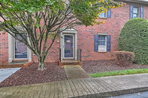 26 Oak Leaf Circle 26 Johnson City Tn 37601, Johnson City, TN 37601