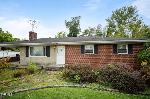 360 SW Bradley Abingdon Va 24210, Abingdon, VA 24210