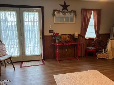 Entry Way - 139 NE 7th St Norton Va 24273, Norton, VA 24273 photo 2 of 2