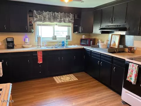 Kitchen - 139 NE 7th St Norton Va 24273, Norton, VA 24273 photo 3 of 3