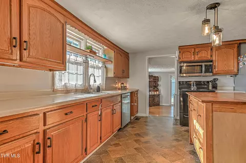 Kitchen - 796 E Carters Valley Road Gate City Va 24251, Gate City, VA 24251 photo 2 of 4