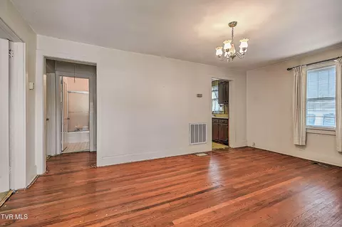 Living - 728 Randolph Street Bristol Va 24201, Bristol, VA 24201 photo 4 of 7