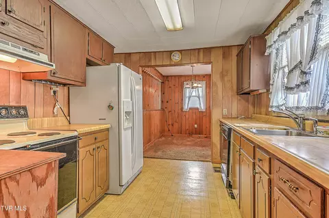Kitchen - 728 Randolph Street Bristol Va 24201, Bristol, VA 24201 photo 4 of 4