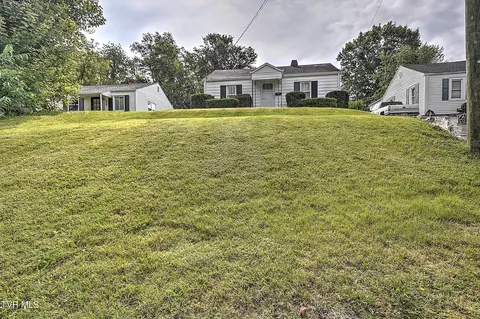 Exterior - 728 Randolph Street Bristol Va 24201, Bristol, VA 24201 photo 5 of 6