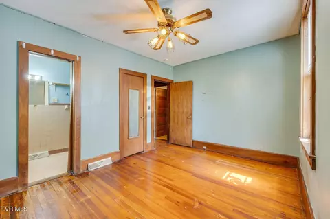 Bedroom - 204 Clinchfield Avenue Erwin Tn 37650, Erwin, TN 37650 photo 2 of 6