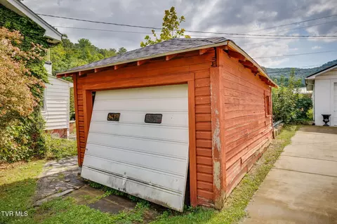 Exterior - 204 Clinchfield Avenue Erwin Tn 37650, Erwin, TN 37650 photo 4 of 4