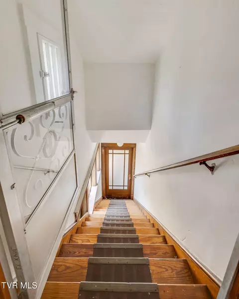 Entry Way - 204 Clinchfield Avenue Erwin Tn 37650, Erwin, TN 37650 photo 1 of 1