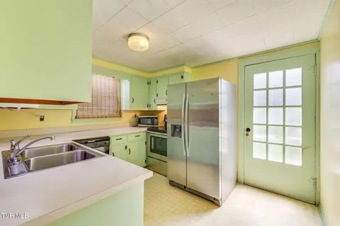Kitchen - 204 Clinchfield Avenue Erwin Tn 37650, Erwin, TN 37650 photo 1 of 5