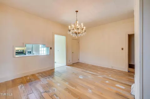 Dining - 204 Clinchfield Avenue Erwin Tn 37650, Erwin, TN 37650 photo 1 of 2